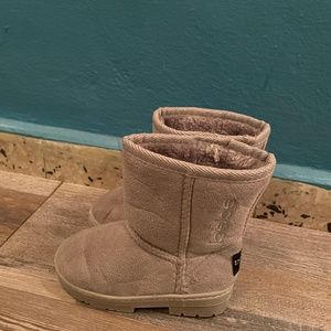 Toddler bebe gray boots